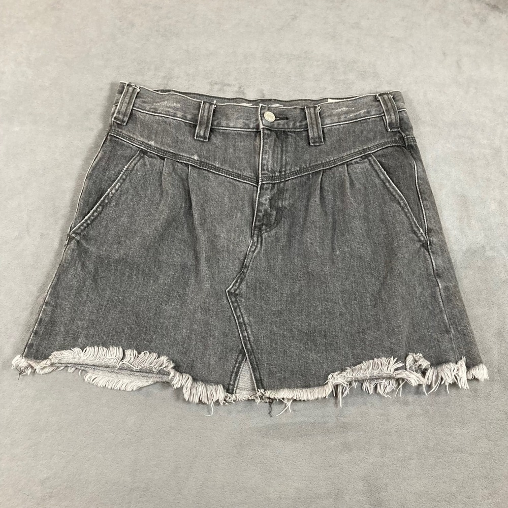 We The Free People Gray Denim Mini Skirt Frayed Hem Pleated Front Size 29